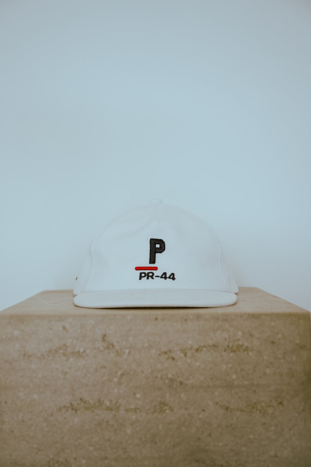 Mid-profile 5-panel white