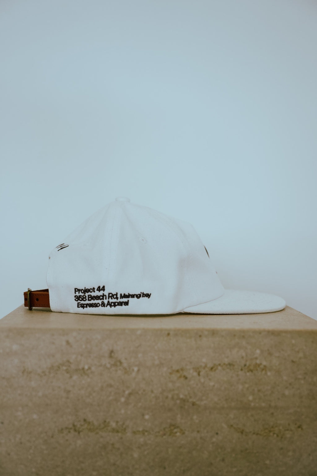 Mid-profile 5-panel white